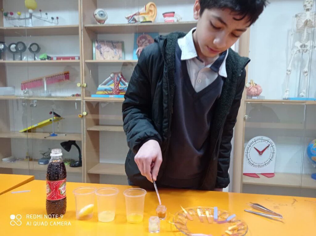 آزمایشگاه علوم